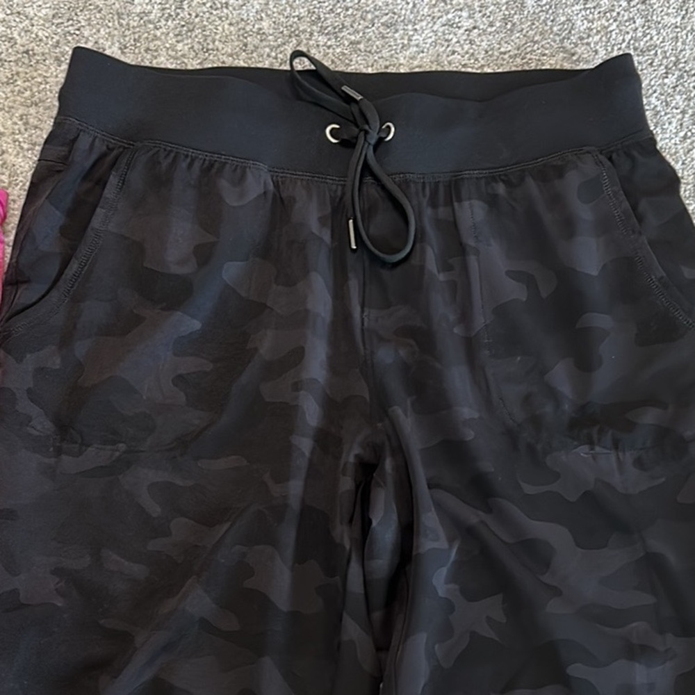 CRZ YOGA Camo Print Jogger Pants - Picture 3 of 8